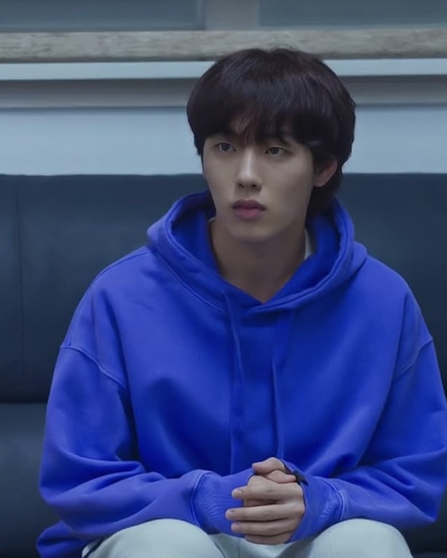 맑은 하늘엔 블루 스웻으로✈️ 이미지7