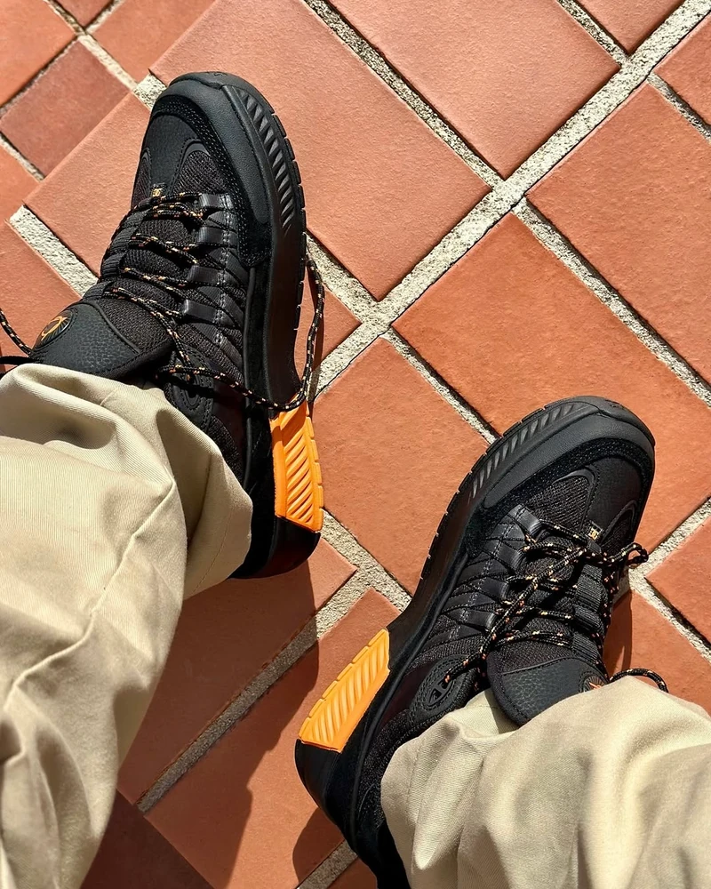 루시안 클라크의 보드화🛹 이미지2