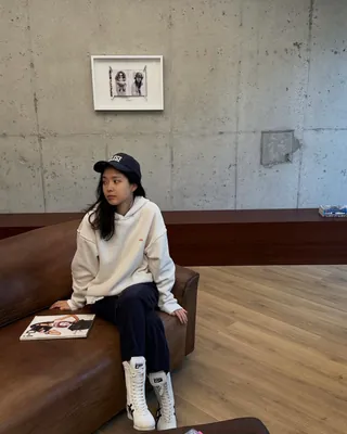후디만큼 편한게 또 있을까?👀
활동성까지 챙기는 최애템🩶🤍오늘은 후드티 꺼내 입어 이미지