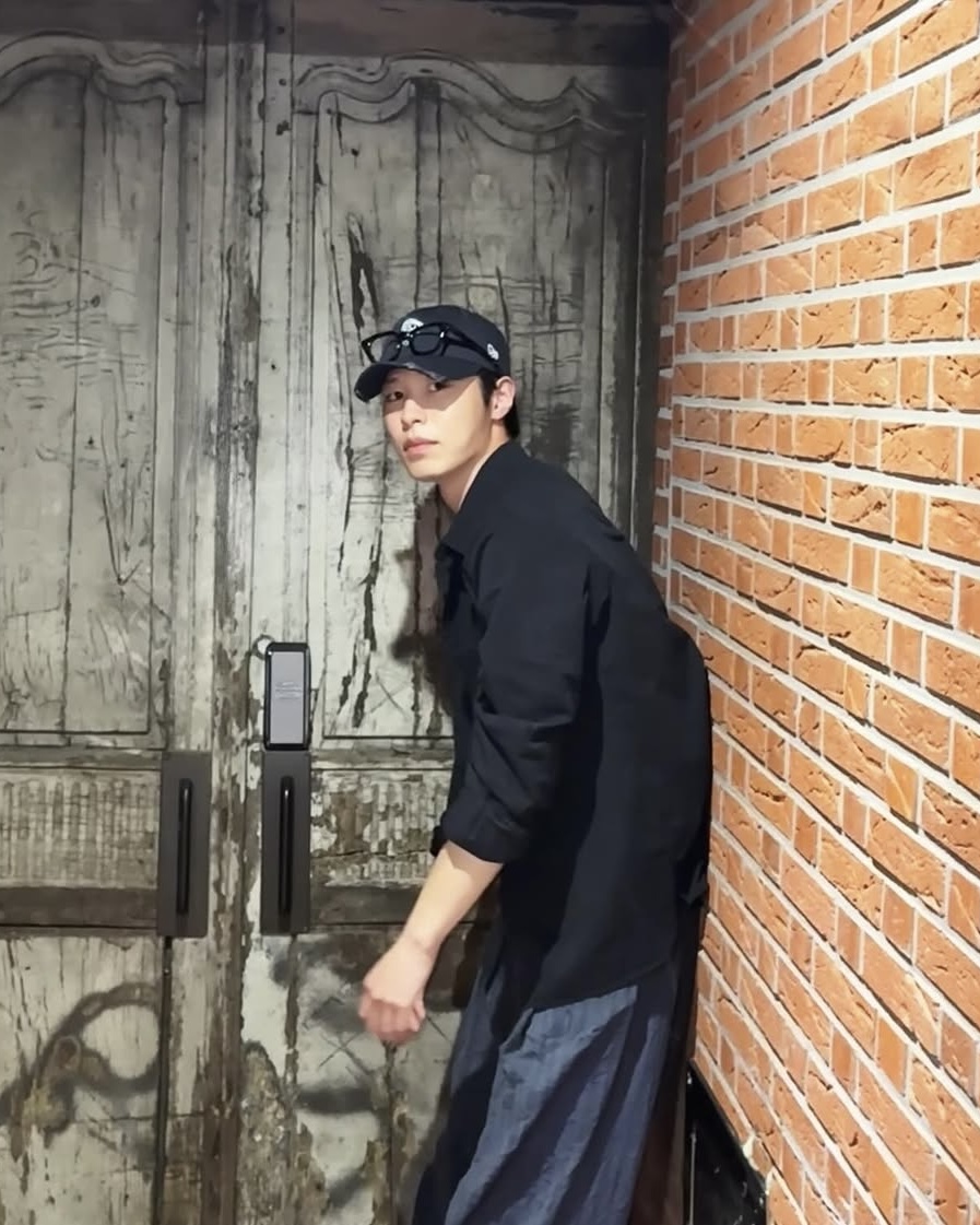 안경 위치는 볼캡 위로🎥 이미지7