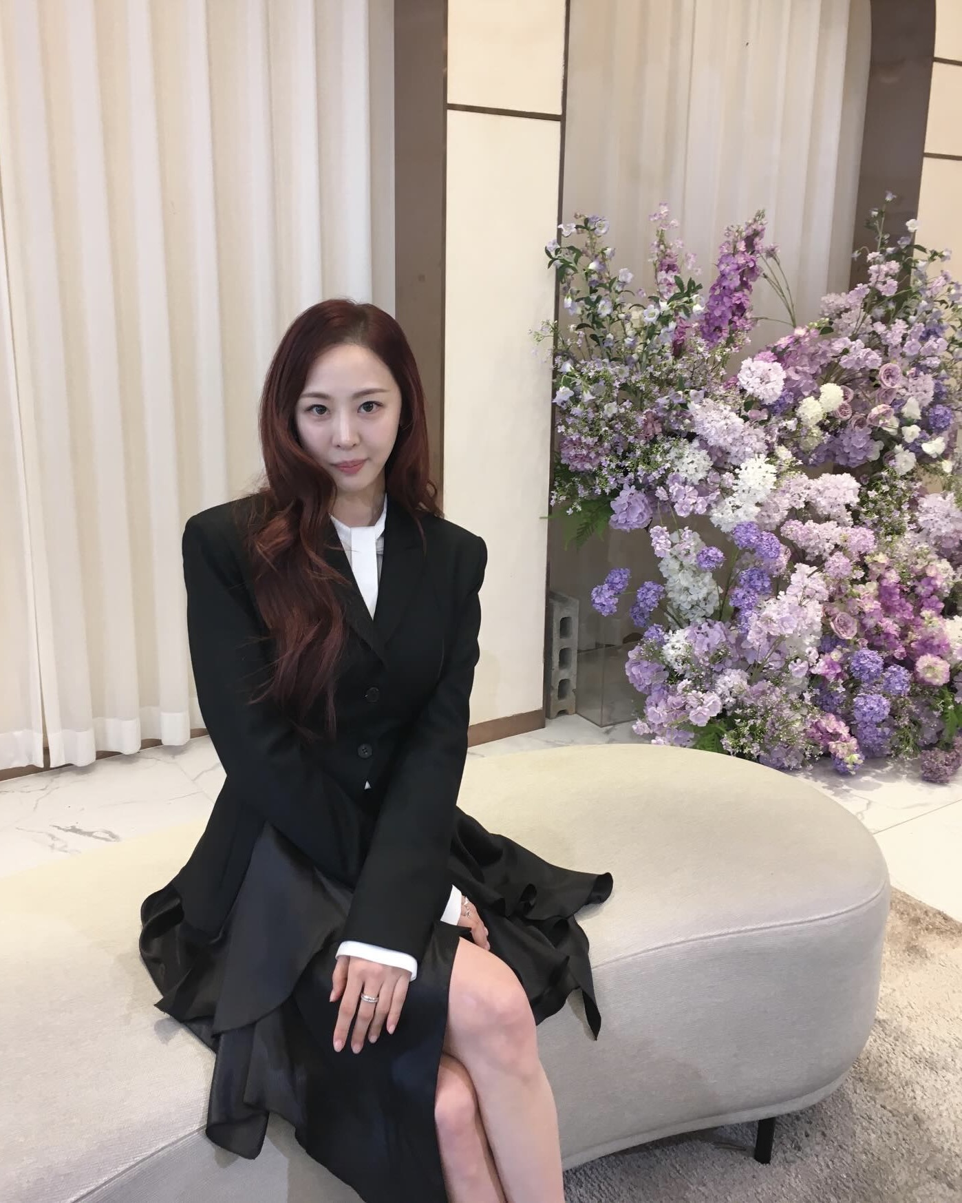 두고두고 활용할 하객룩 코디🖤
블레이저 하나로 깔끔하고 단정하게 마무리💐✨ 이미지7