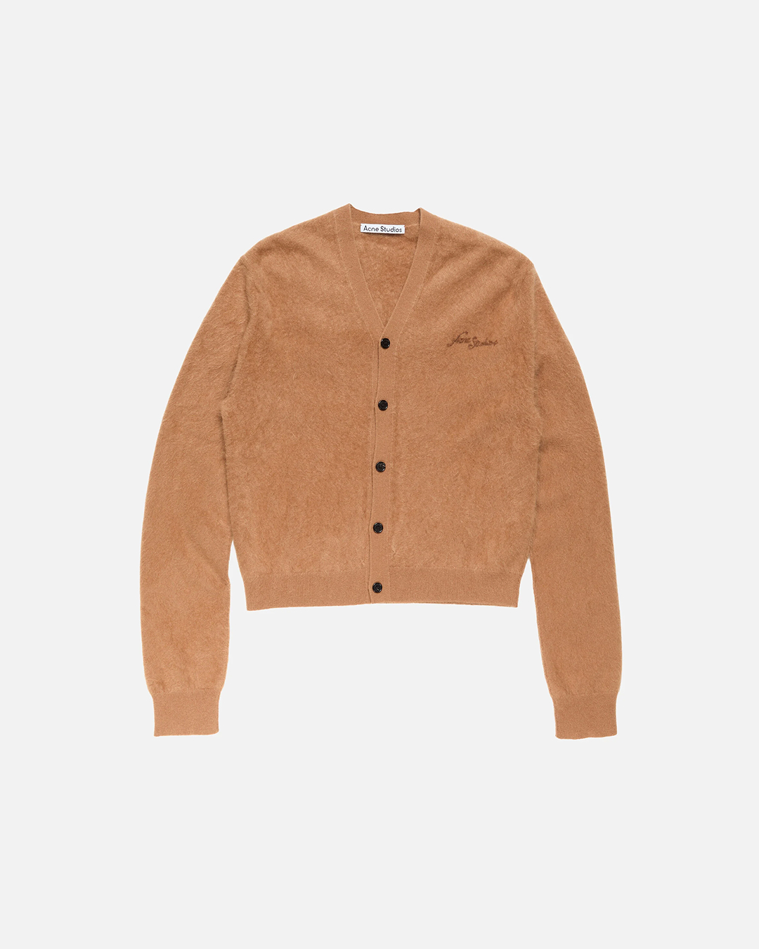 이러니까 주호진이 반하지...👀
얼굴만 예쁜 게 아니라 코디까지 완벽하잖아?!🥰🤍
따라 입고 싶은 가디건 코디, 지금 바로 소개해드릴게요.
1. 아크네 스튜디오 브러시드 캐시미어 가디건, 100만 원대
캐시미어 소재의 브이넥 버튼업 가디건입니다. 가슴의 로고 자수와 골지 트리밍이 포인트를 더해주는데요. 슬리브리스 위에 가볍게 걸쳐 깔끔한 데일리룩을 완성할 수 있습니다.
2. 글로니 라키 와플 슬리브리스, 6만 원대
와플 조직의 코튼 원단으로 가볍고 편안하게 입기 좋은 슬리브리스입니다. 미니 그래픽과 프린트 디테일이 키치한 무드를 더해주는데요. 가디건 안에 레이어드해 데일리 포인트로 활용하기 좋은 아이템입니다. 이미지3