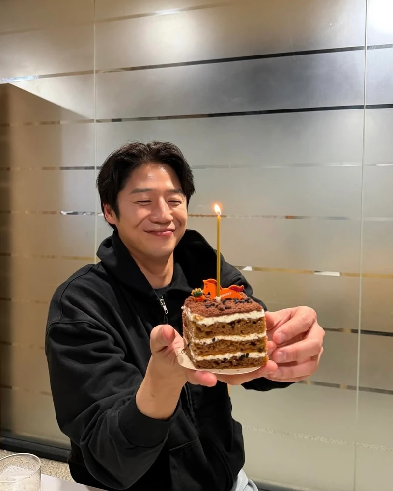 무심하게 입는 검정 후드집업🔌 이미지1
