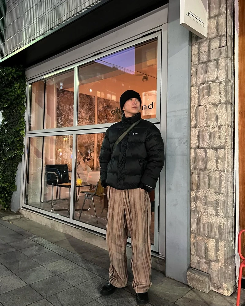 블랙숏패딩으로 남은 추위 버텨💣 이미지7