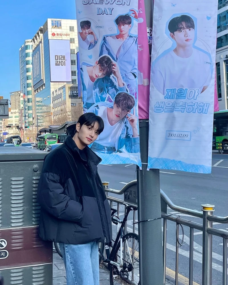 추워도 손 가는 연청👖 이미지5