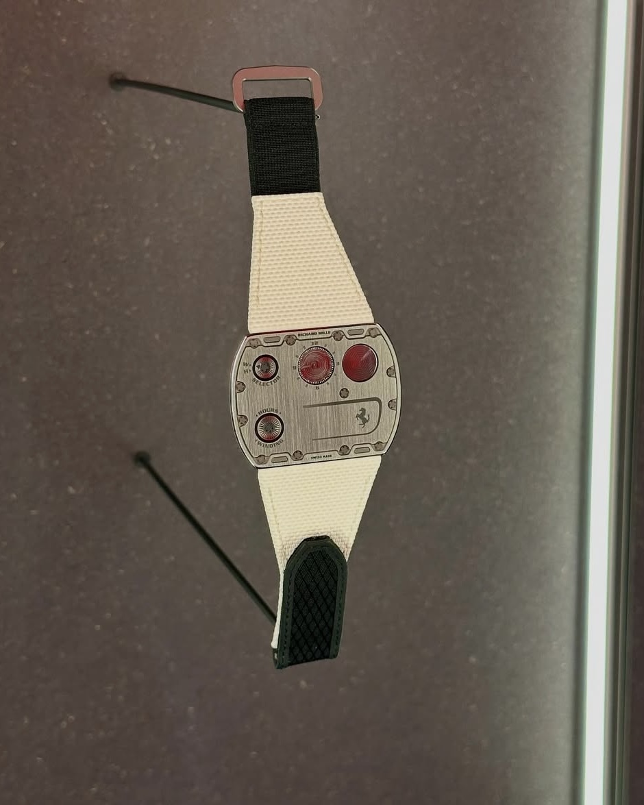 엄청 얇은 리차드 밀 x 페라리🐎 이미지4