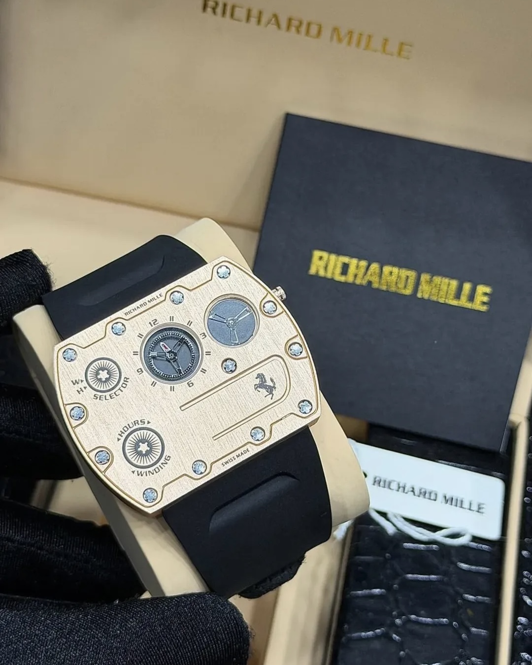 엄청 얇은 리차드 밀 x 페라리🐎 이미지5