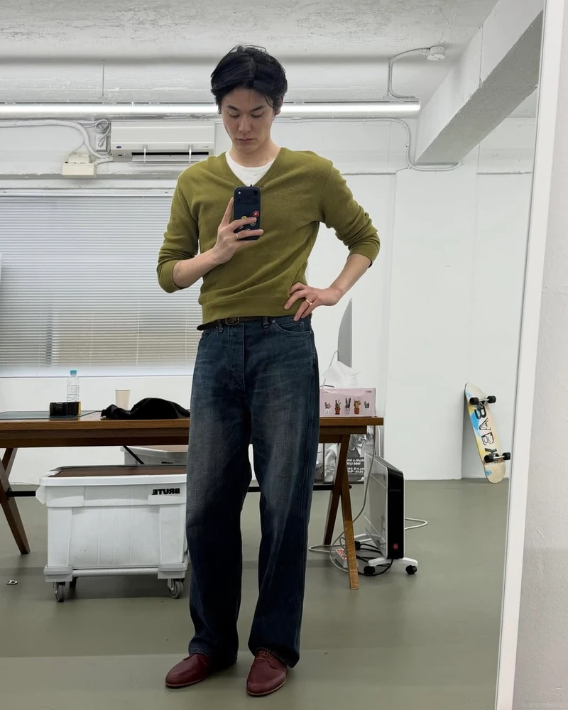 남친룩엔 브이넥니트가 정석🙋🏻♂️ 이미지1