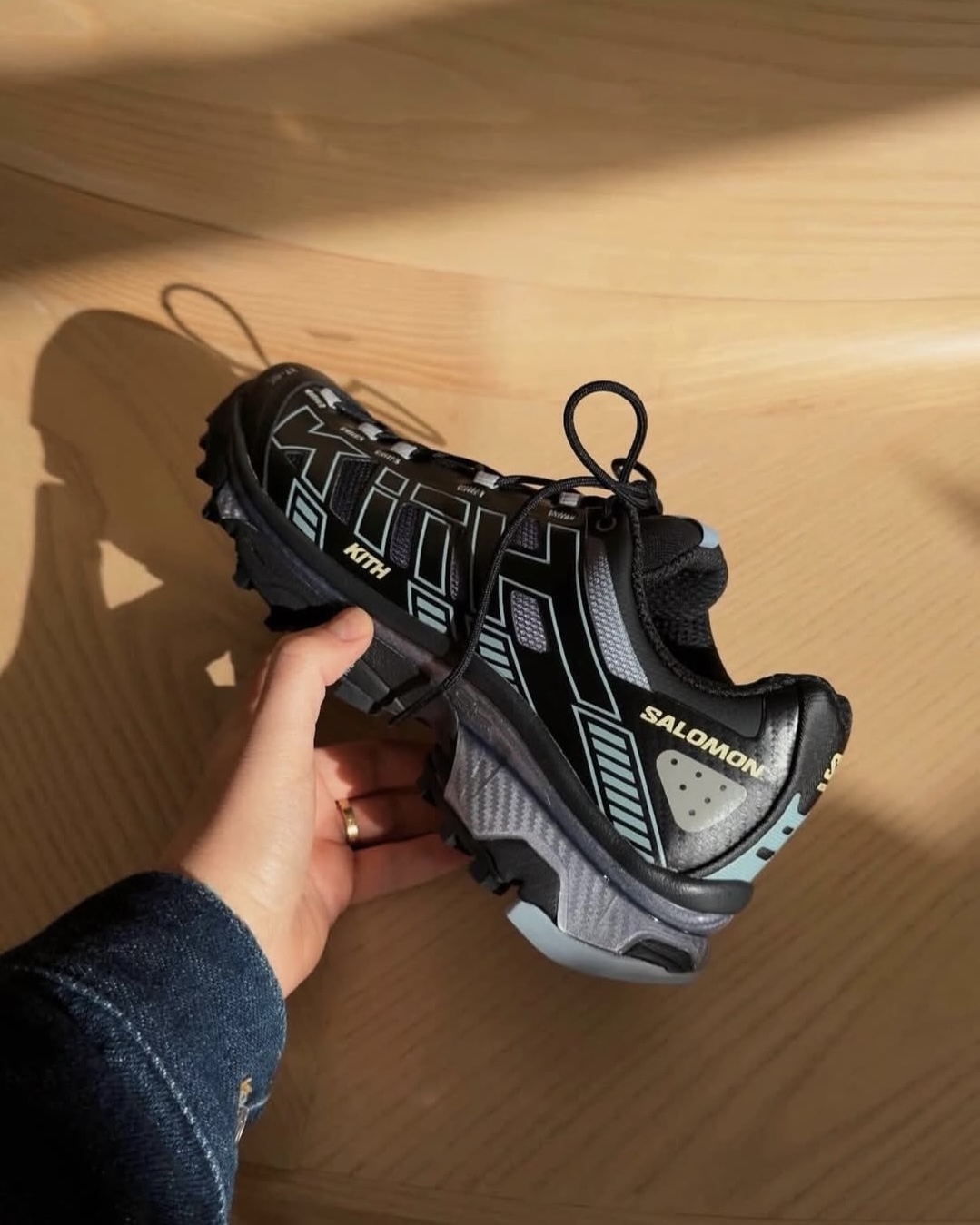 큼직한 로고 키스 x 살로몬✏️ 이미지