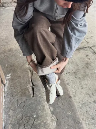 새해엔 할아버지 양말 이렇게👴🏼
어느 룩에든 어울리는 회색 양말🩶이렇게만 따라해보아요! 이미지