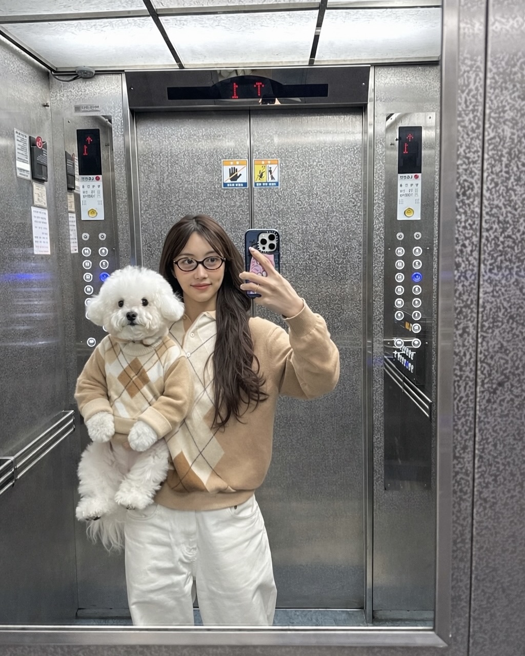 오늘 OOTD는 펫과 찰떡 매치💘
때론 귀엽게, 때론 시크하게🐾😉똑 닮은 시밀러룩 완성해 보자 이미지8