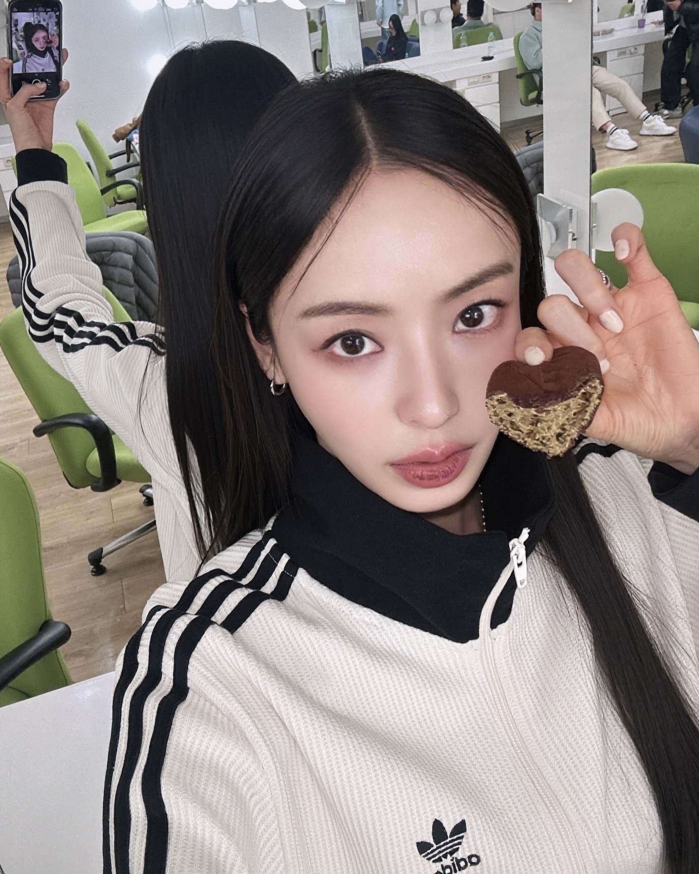 셀프로도 쉽고 간편하게👍🏻
깔끔하고 오래가는 원컬러 네일로 기분 전환해 보자🩵🌸 이미지10