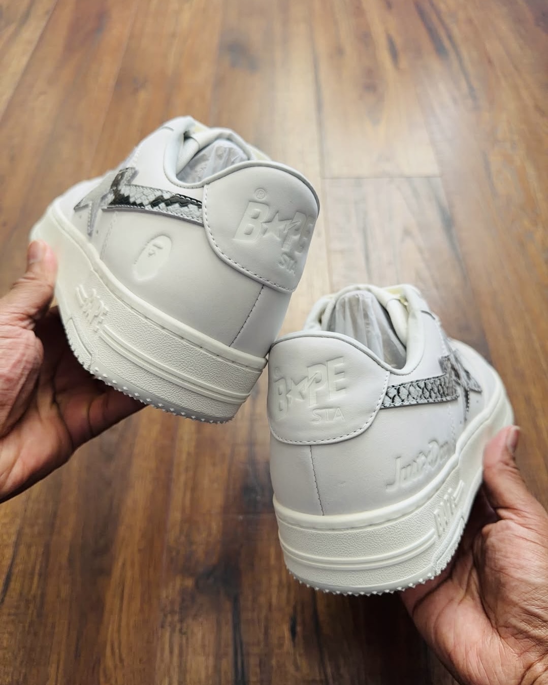 군더더기 없는 저스트 돈 x 베이프 ✈️ 이미지5