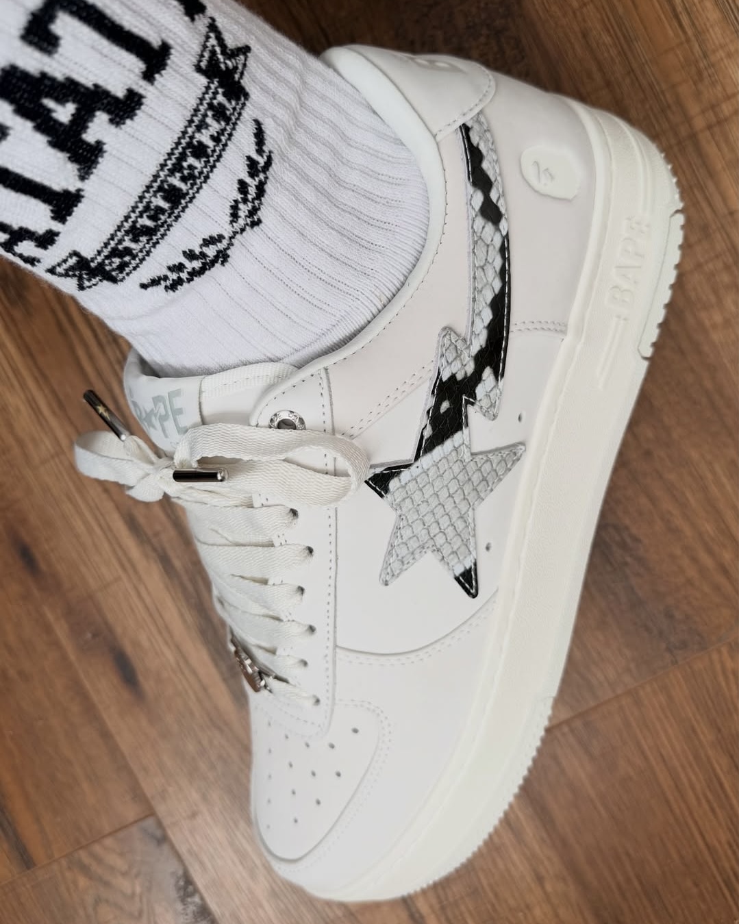 군더더기 없는 저스트 돈 x 베이프 ✈️ 이미지4