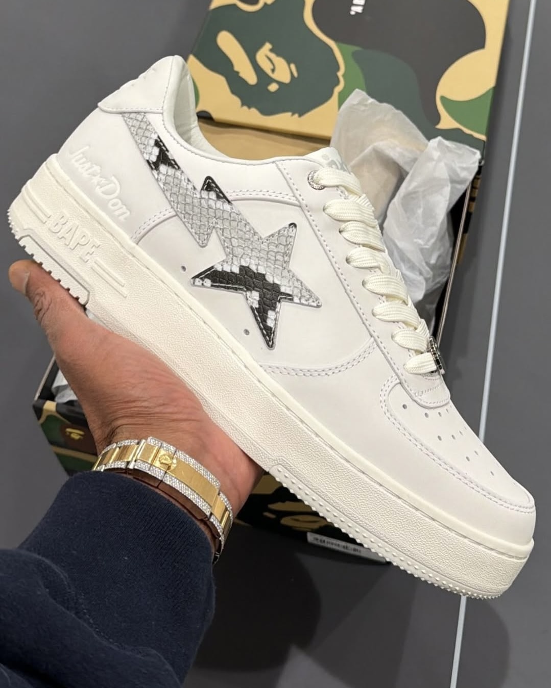 군더더기 없는 저스트 돈 x 베이프 ✈️ 이미지2