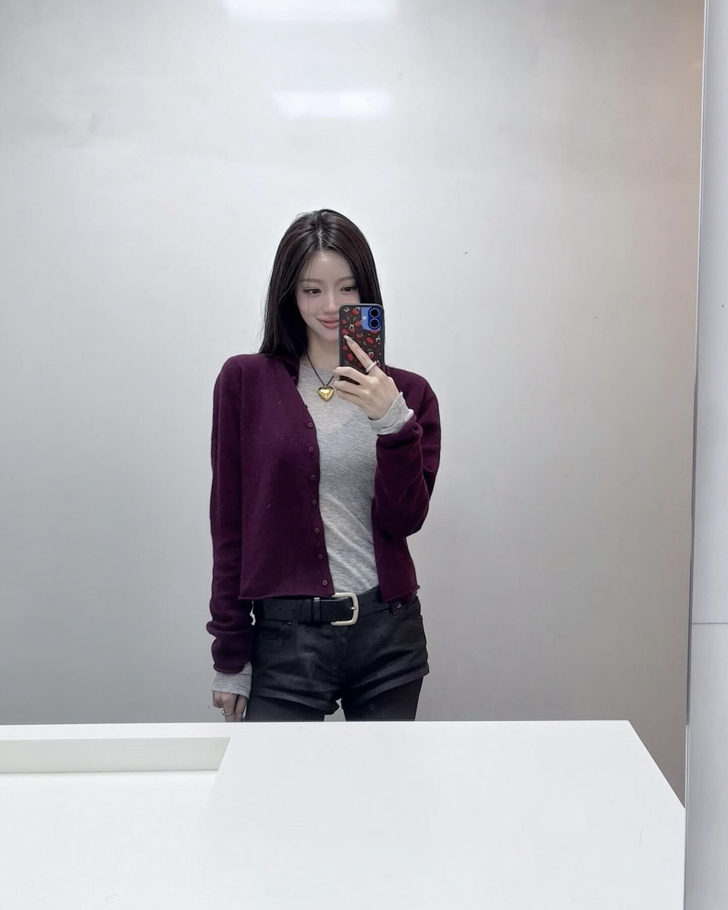 자꾸만 손이 가는 조합?🩶
가디건 + 무지티로 힘 뺀 데일리룩 완성🧶🤍 이미지6