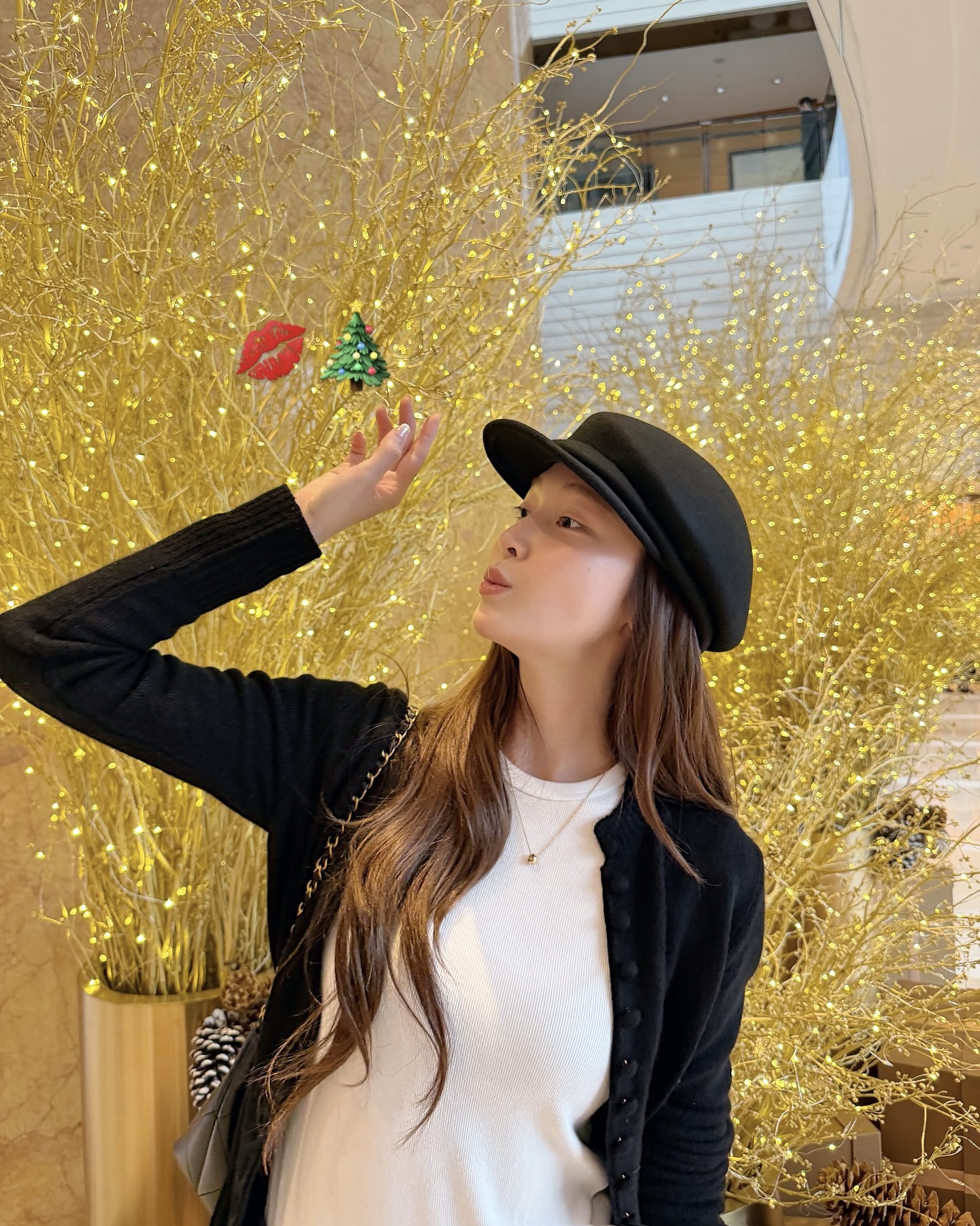 자꾸만 손이 가는 조합?🩶
가디건 + 무지티로 힘 뺀 데일리룩 완성🧶🤍 이미지5