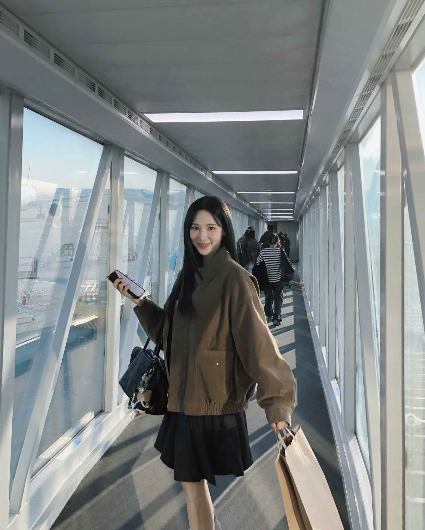 올 시즌 가방, 공통점 딱 하나!!☝🏻
모두 직사각형 쉐입에 숄더백이니까🙆🏻♀️🤎 구매할 때 참고하자 이미지8