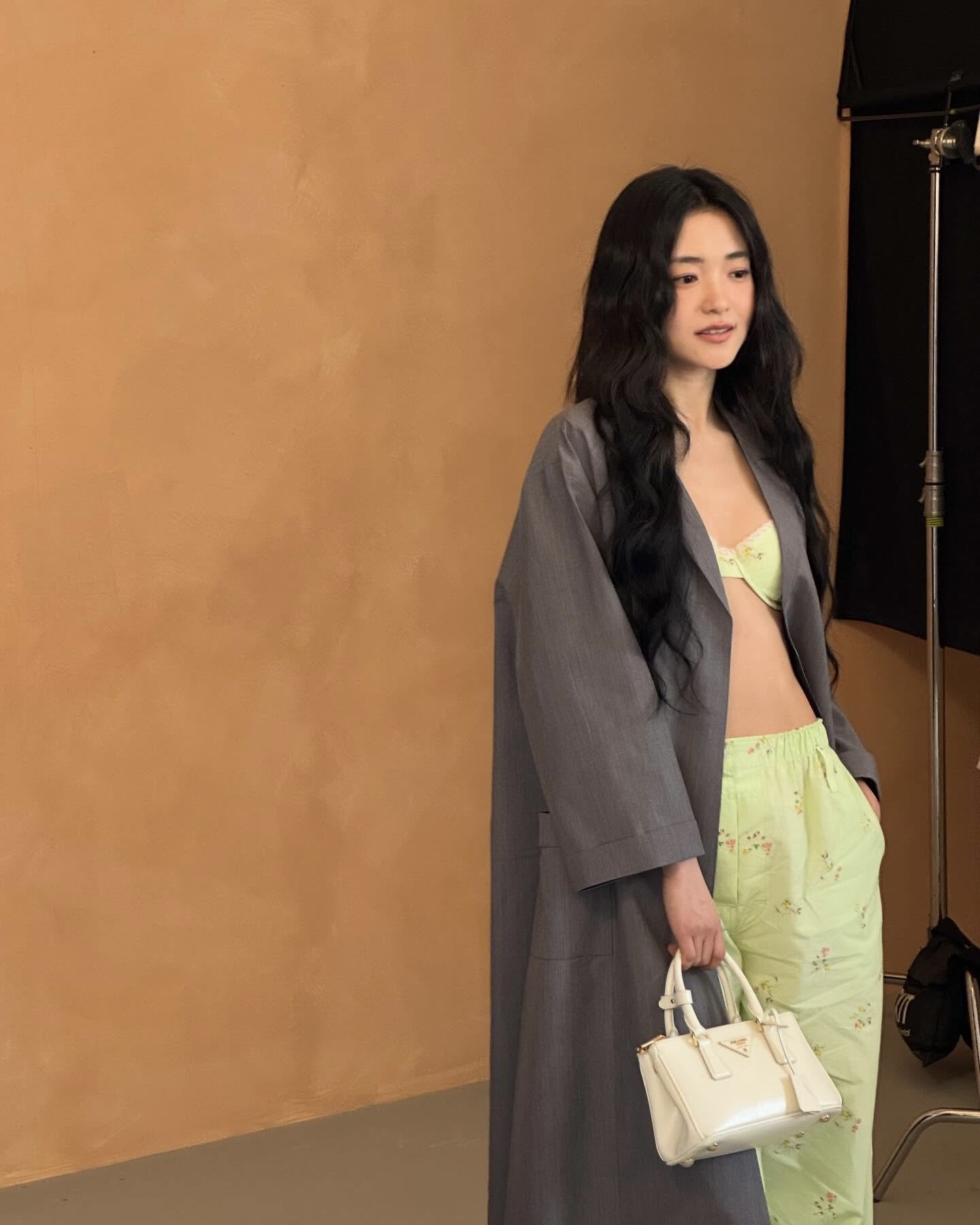 이거 딱 하나만 바꿔봐🌊
얼굴더 작아 보이는 웨이브로 분위기 변신🤍✨ 이미지9