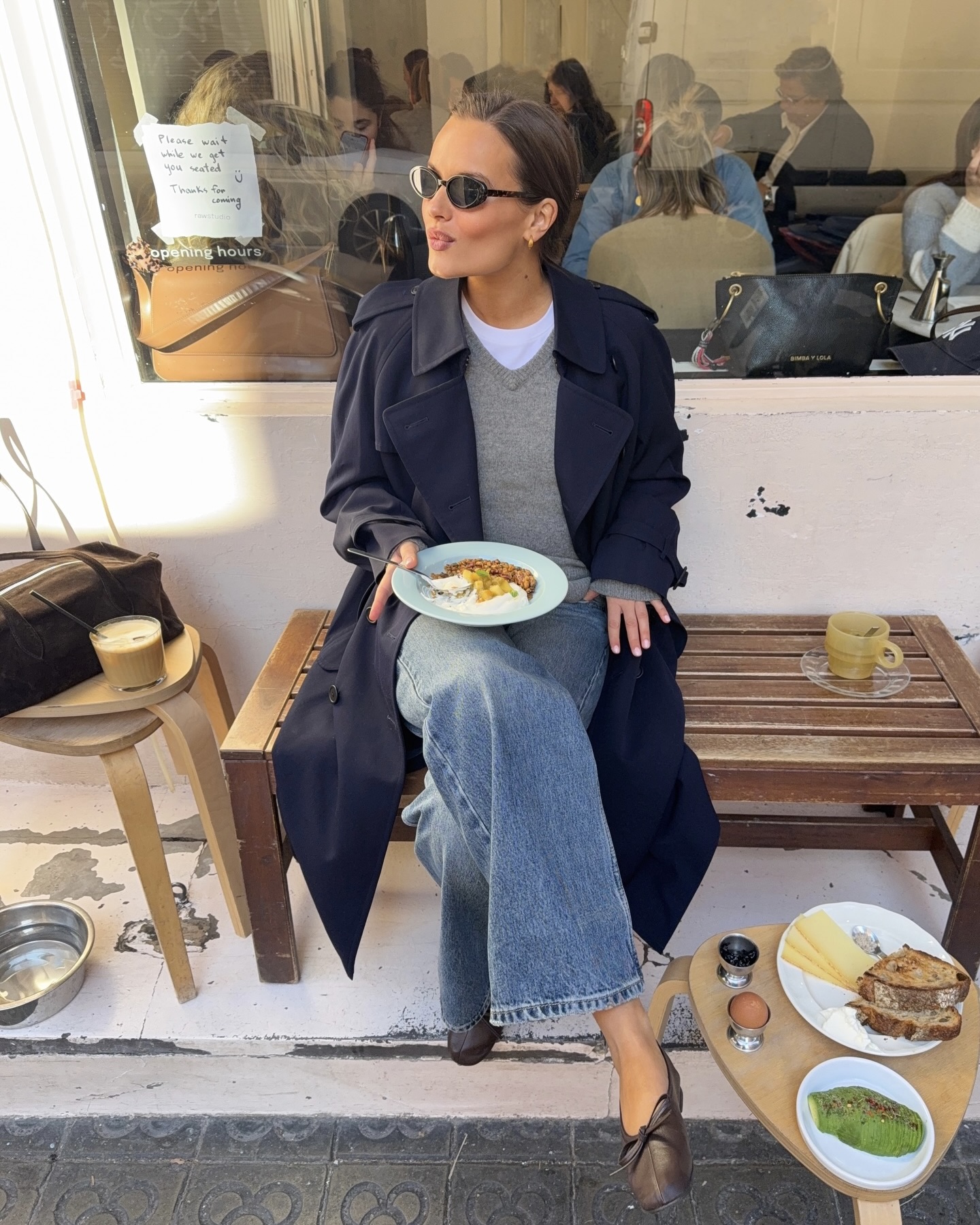 니트엔 무지티 같이 입어야지🤍
봄엔 무지티 살짝 빼서 레이어링 코디 완성👚✨ 이미지6