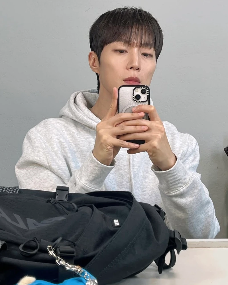 회색 후드티 어려울 거 없다👻 이미지5