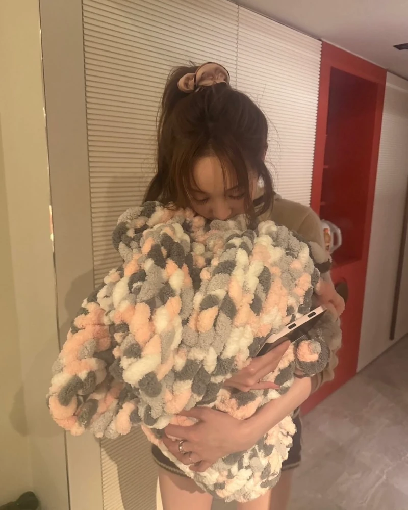 머리끈 하나만 챙겨봐💖
데일리 룩에 포인트 더해줄 헤어 스크런치🌷✨ 이미지7