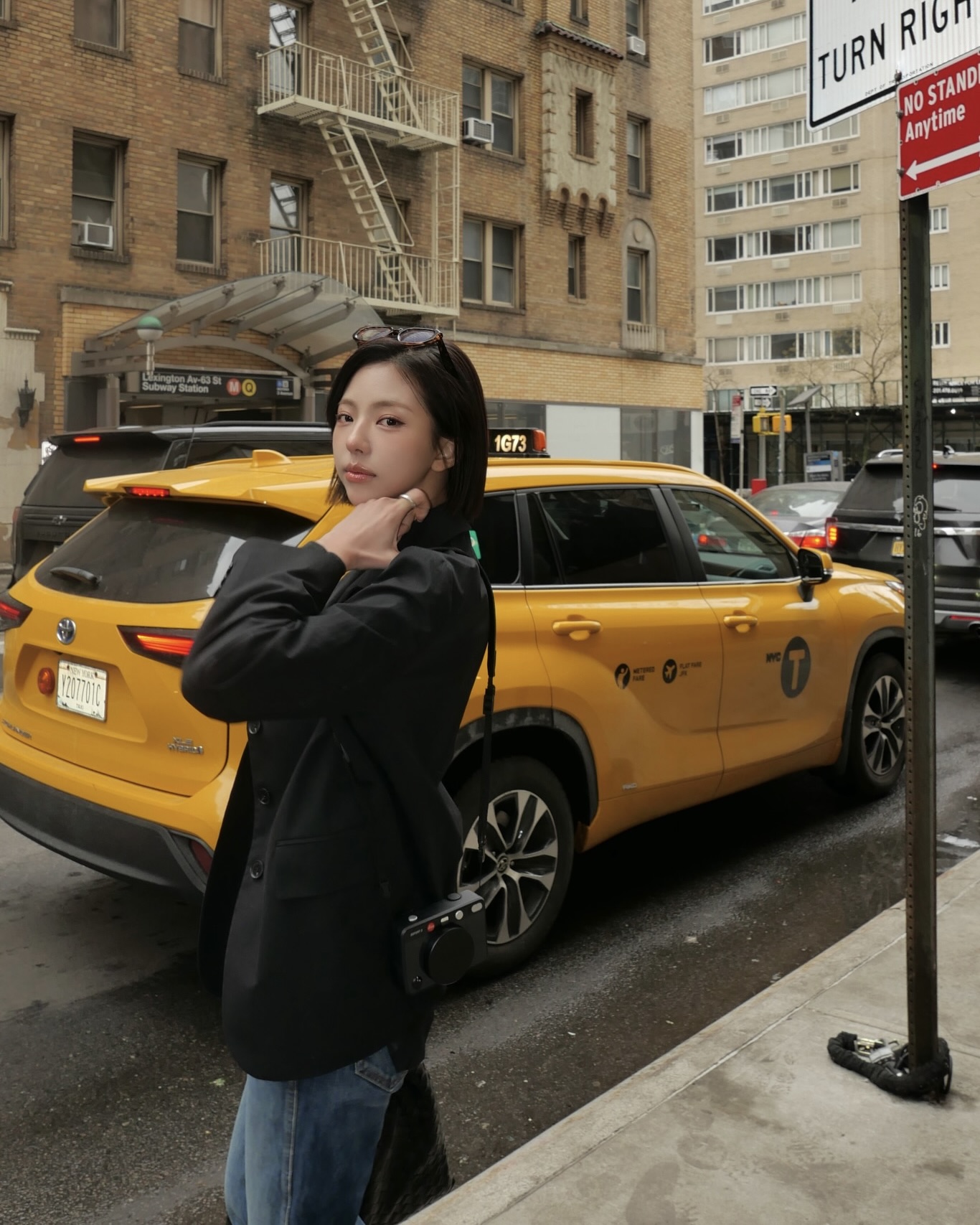 봄 되면 7일 내내 뽕뽑을 블레이저👍🏻
출근룩부터 데이트룩까지 활용도 높으니 참고해 보세요🖤✨ 이미지6