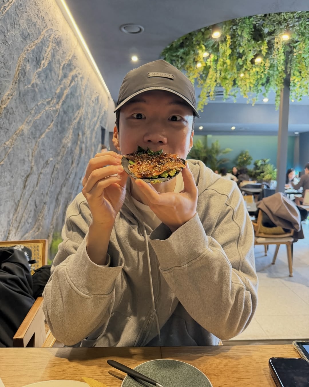 회색 후드집업은 만능⚓️ 이미지6