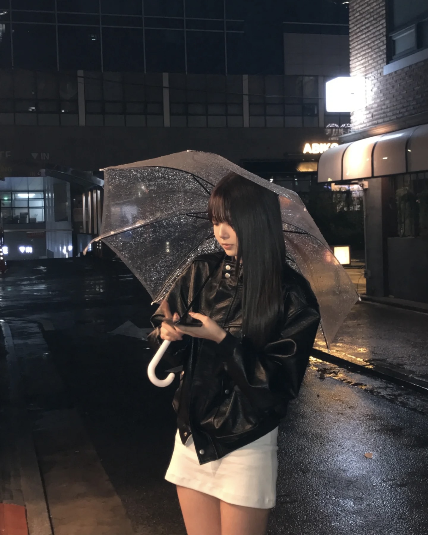 간절기엔 역시 레더자켓이지🖤
심플한 코디에도 포인트 되는 봄 필수 아우터☕️✨ 이미지6