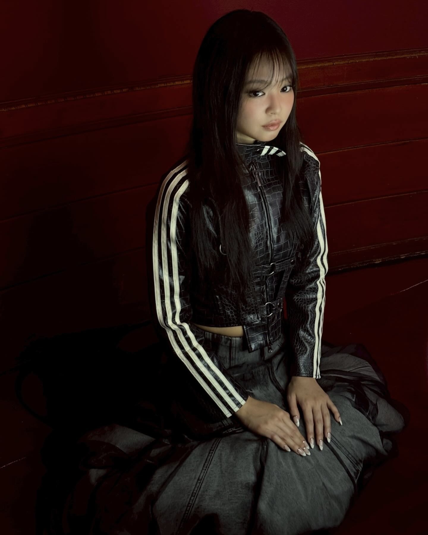 간절기엔 역시 레더자켓이지🖤
심플한 코디에도 포인트 되는 봄 필수 아우터☕️✨ 이미지5