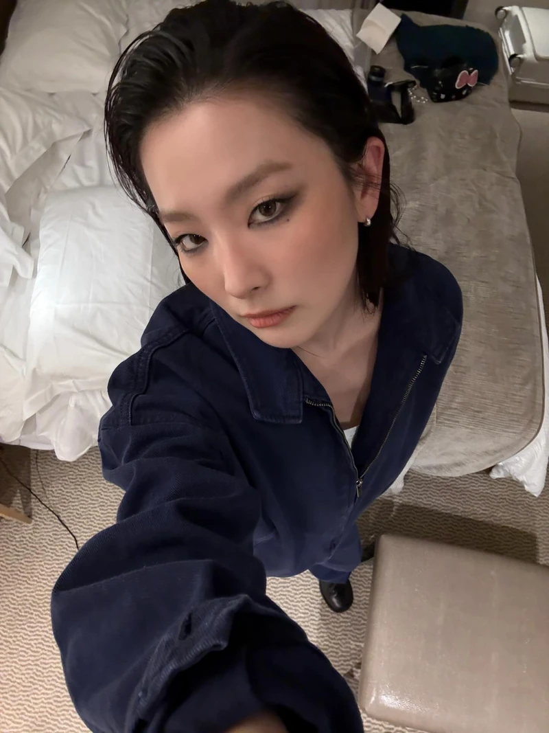 슬기 사복에서 자주 보는 블루종💙
원피스부터 팬츠까지 어디에나 잘 어울리는 만능 아우터야🎶🙆🏻♀️ 이미지9