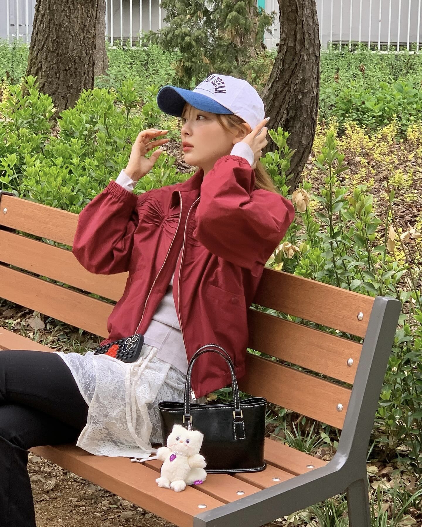 슬기 사복에서 자주 보는 블루종💙
원피스부터 팬츠까지 어디에나 잘 어울리는 만능 아우터야🎶🙆🏻♀️ 이미지7