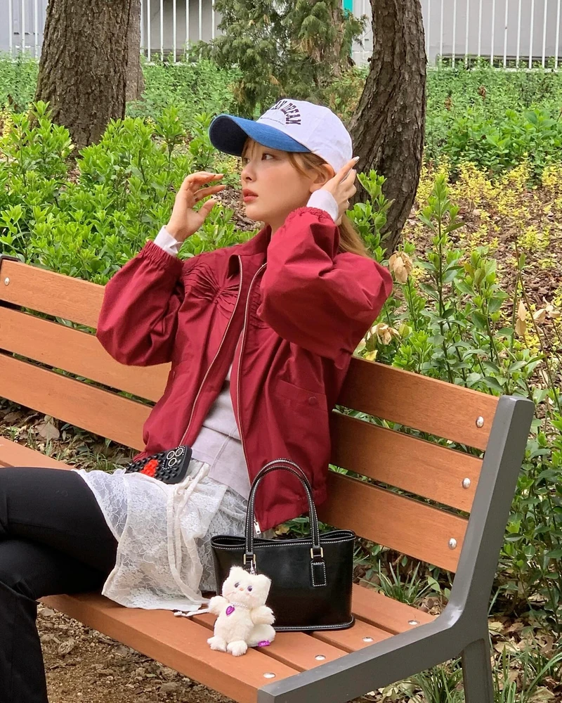 슬기 사복에서 자주 보는 블루종💙
원피스부터 팬츠까지 어디에나 잘 어울리는 만능 아우터야🎶🙆🏻♀️ 이미지7