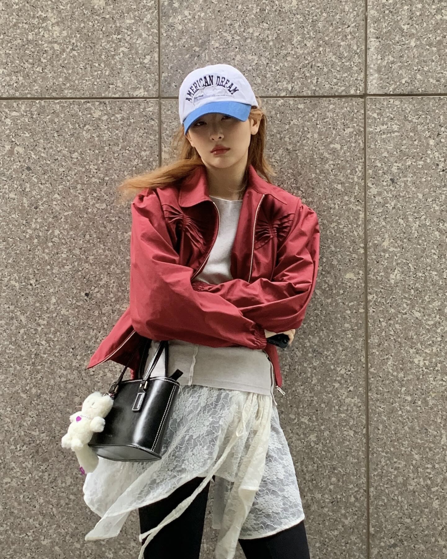 슬기 사복에서 자주 보는 블루종💙
원피스부터 팬츠까지 어디에나 잘 어울리는 만능 아우터야🎶🙆🏻♀️ 이미지2