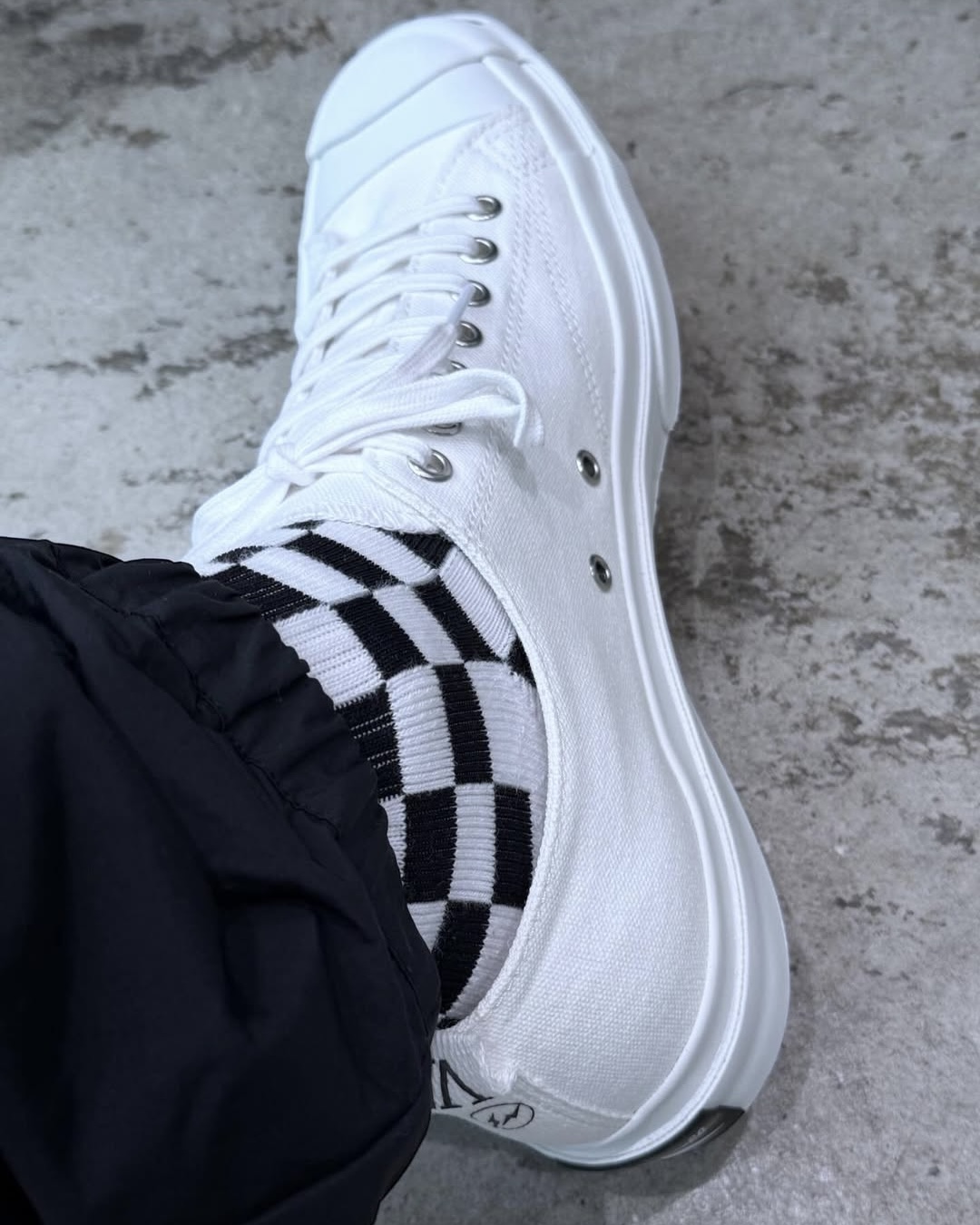 여백의 미 v.a 와 컨버스🕊️ 이미지4