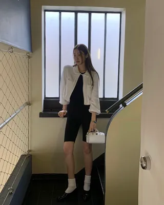 반짝 유행? 아니 카프리 다시 컴백✨
어떤 아우터에도 잘 스며드는 카프리 팬츠🙆🏻♀️🌷 봄부터 꺼내 입자 이미지
