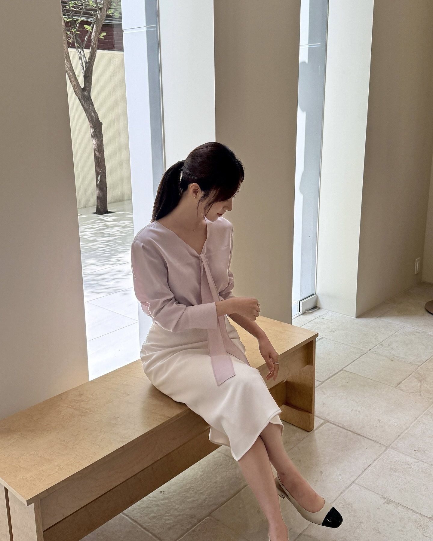 요즘 결혼식 갈 일 부쩍 많아졌죠?🙂↕️
여리하고 단정하게🤍🧚🏻 스커트만큼 쉬운 선택지 없어 이미지10