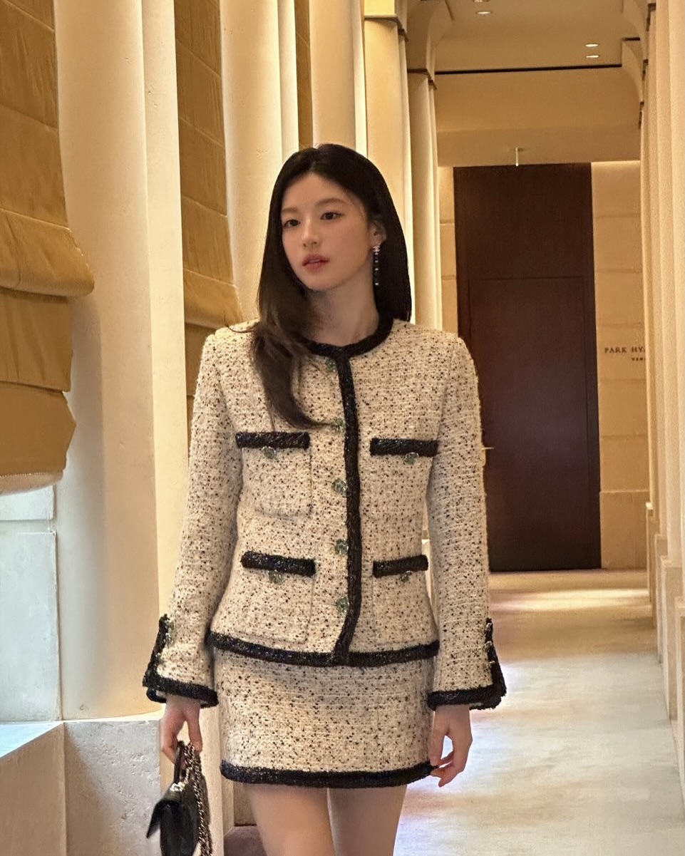 요즘 결혼식 갈 일 부쩍 많아졌죠?🙂↕️
여리하고 단정하게🤍🧚🏻 스커트만큼 쉬운 선택지 없어 이미지3