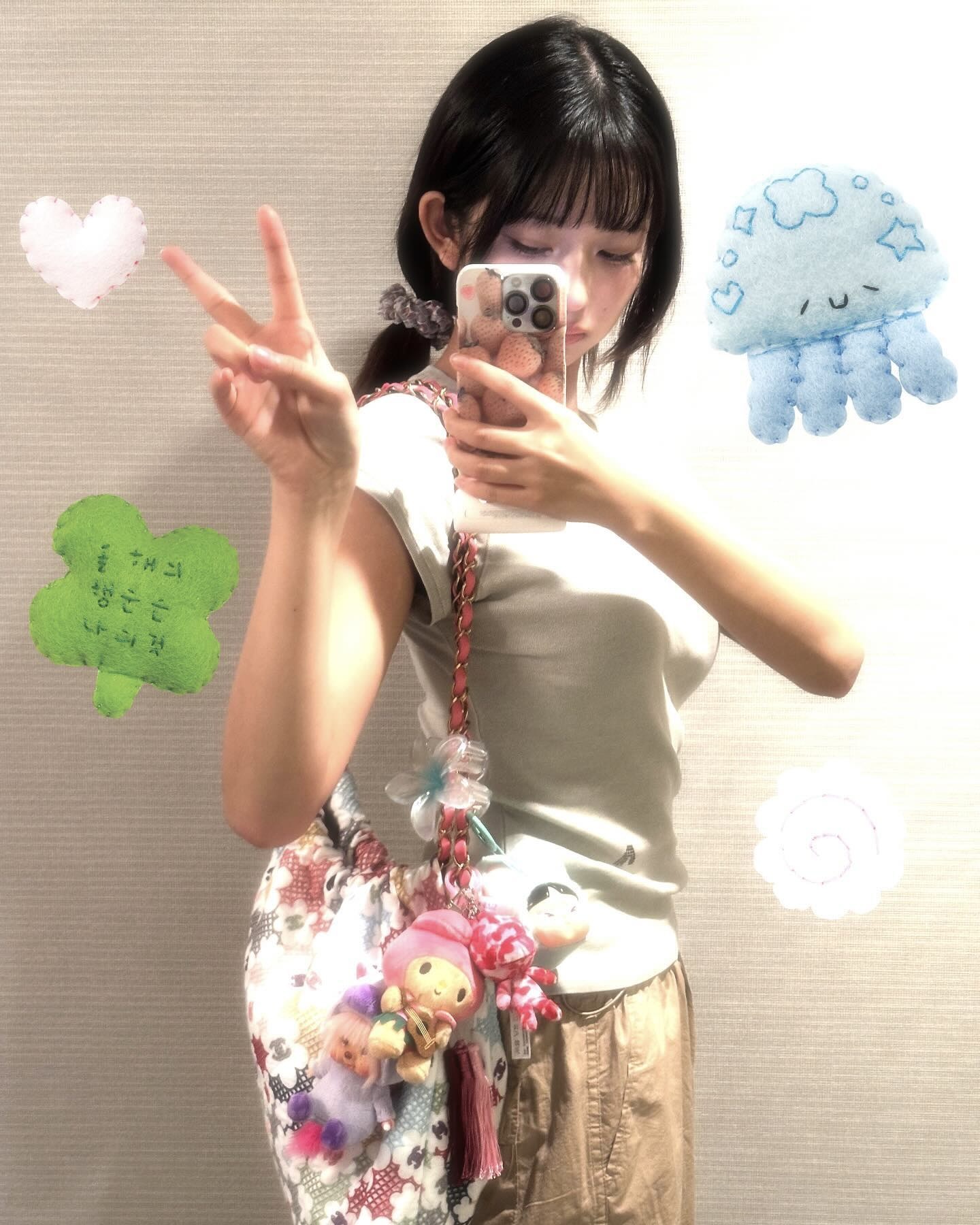 요즘 사진, 개성 표현 필수야📸
우리 @같이 귀여운 스티커 더해💞😉 레이 감성 따라잡자!! 이미지2