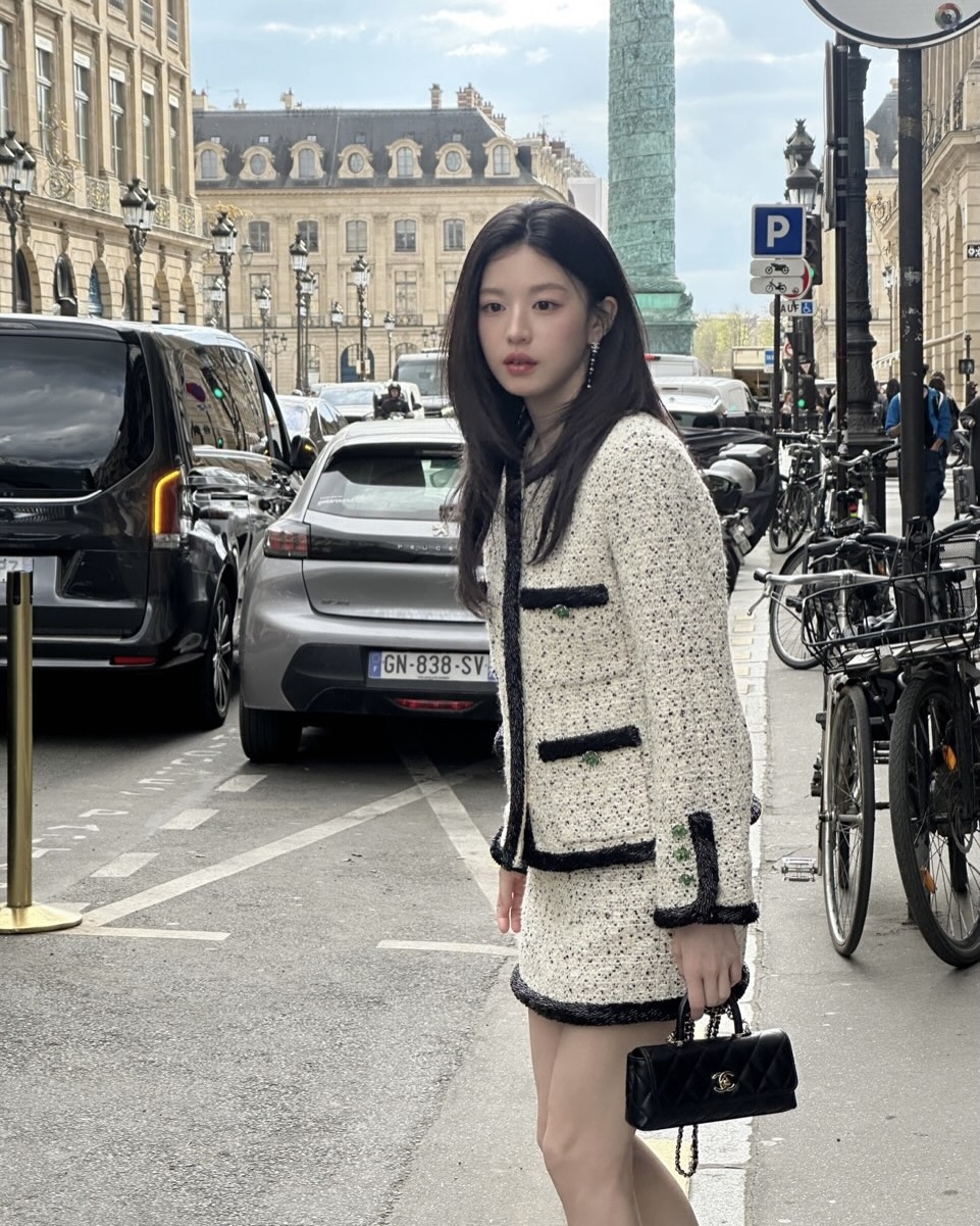 요즘 결혼식 갈 일 부쩍 많아졌죠?🙂↕️
여리하고 단정하게🤍🧚🏻 스커트만큼 쉬운 선택지 없어 이미지6