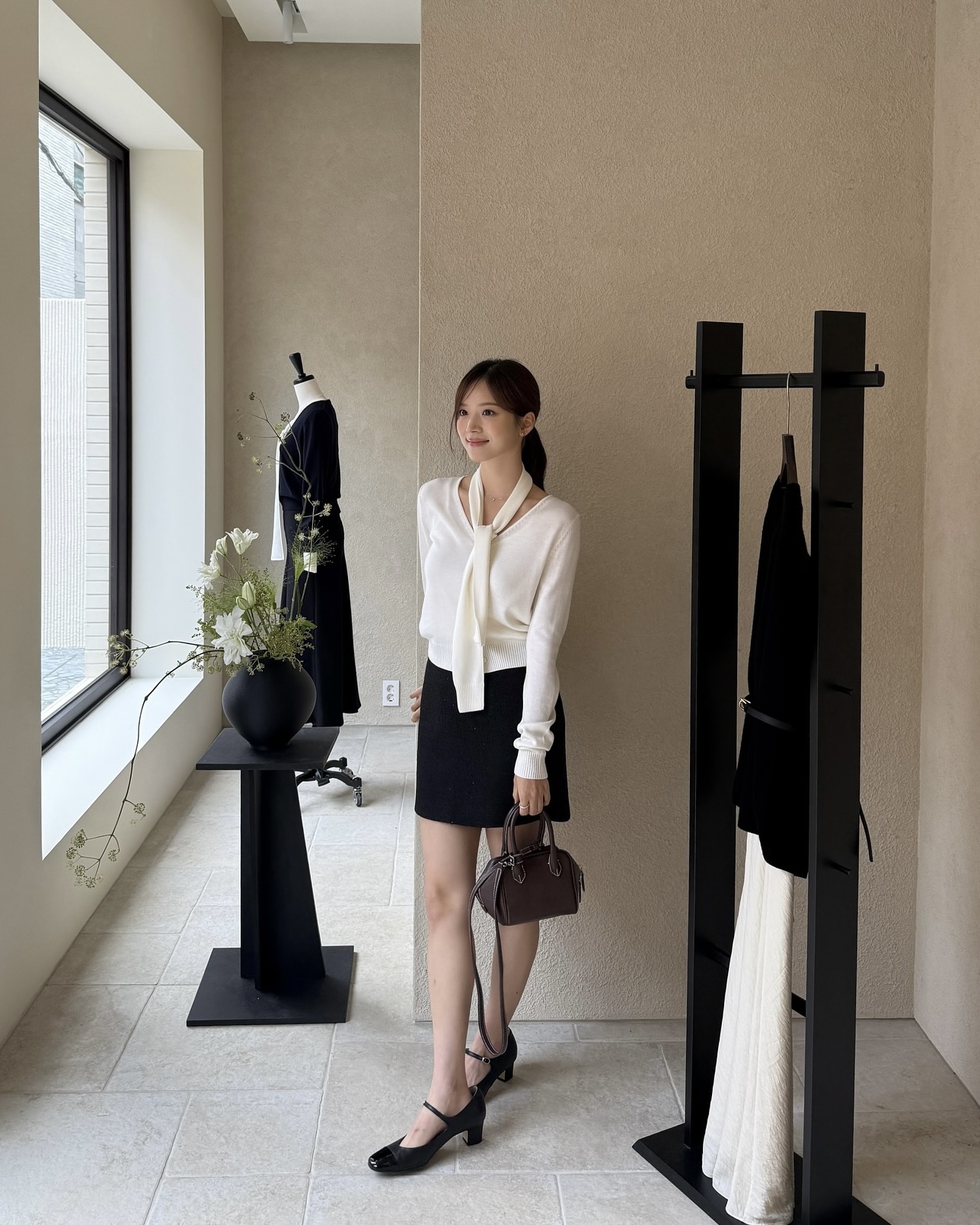 요즘 결혼식 갈 일 부쩍 많아졌죠?🙂↕️
여리하고 단정하게🤍🧚🏻 스커트만큼 쉬운 선택지 없어 이미지2