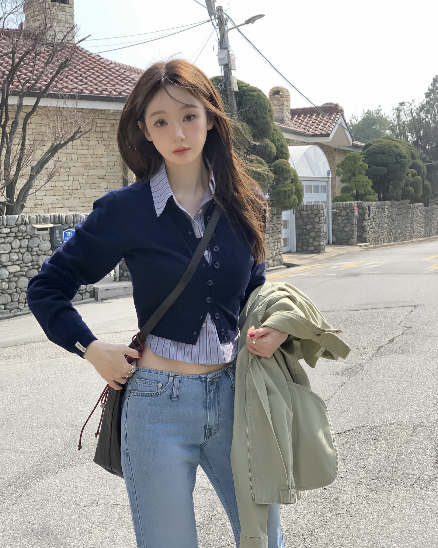 하나만 걸치기 딱 좋은 가디건💝 가디건 하나로 산뜻한 봄 분위기를 더해보세요🌷✨ 이미지