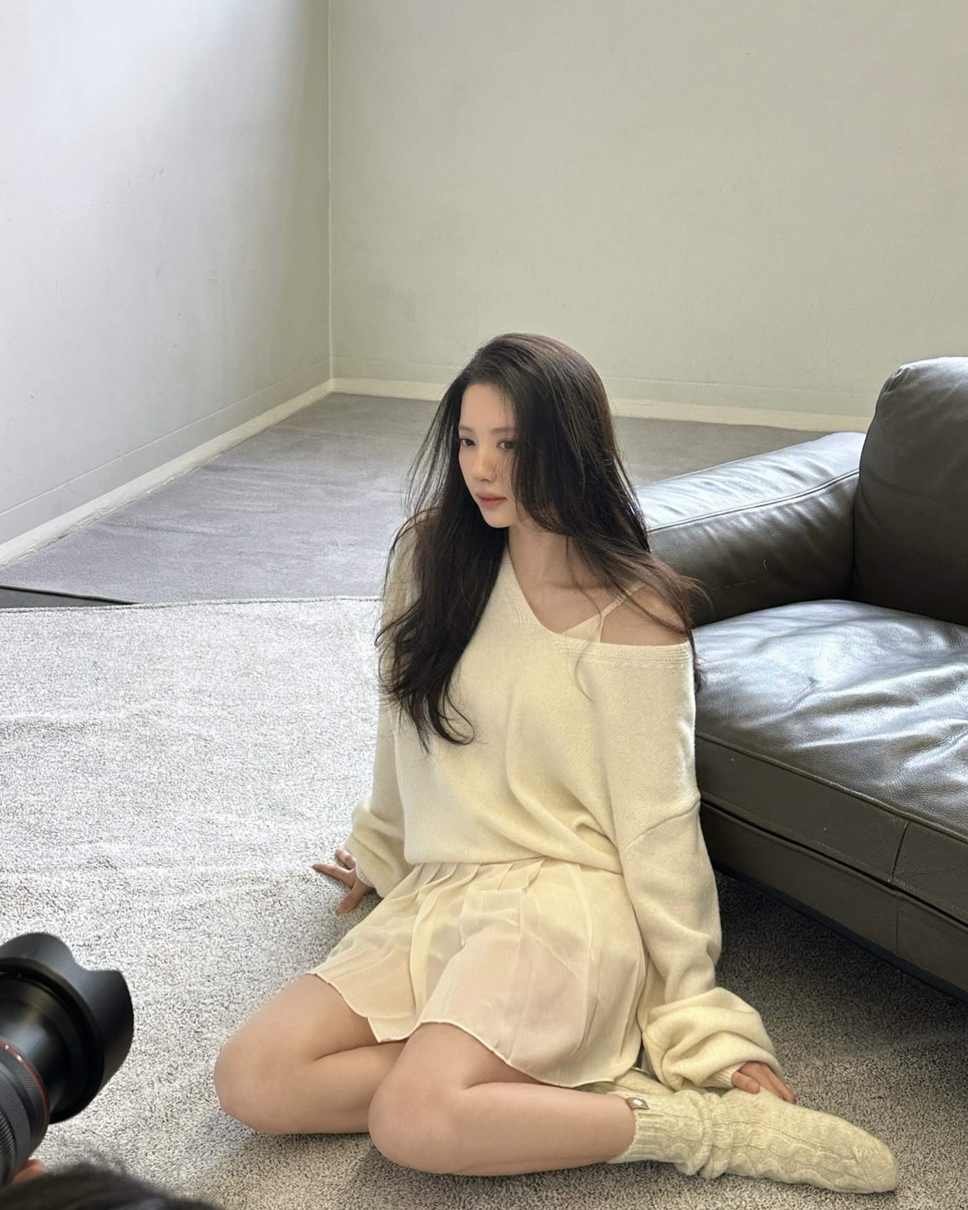 지금 봄 데이트룩 고민 중이라면?🔍
화이트 원피스에 아우터만 걸쳐도 산뜻한 봄 코디 완성돼🤍🌻 이미지8