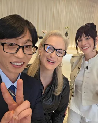 유퀴즈와 악.프.입의 만남🎥 Can you please spell 유재석? '악마는 프라다를 입는다2' 홍보차 내한한 메릴 스트립과 앤 해서웨이가 유퀴즈 촬영 현장에 나타났습니다. 기자간담회와 유퀴즈 촬영, 곧 있을 레드카펫 행사까지 바쁜 하루를 보내고 있는 미란다와 앤디. 그녀들은 과연 유퀴즈를 통해 상금을 받았을까요 이미지