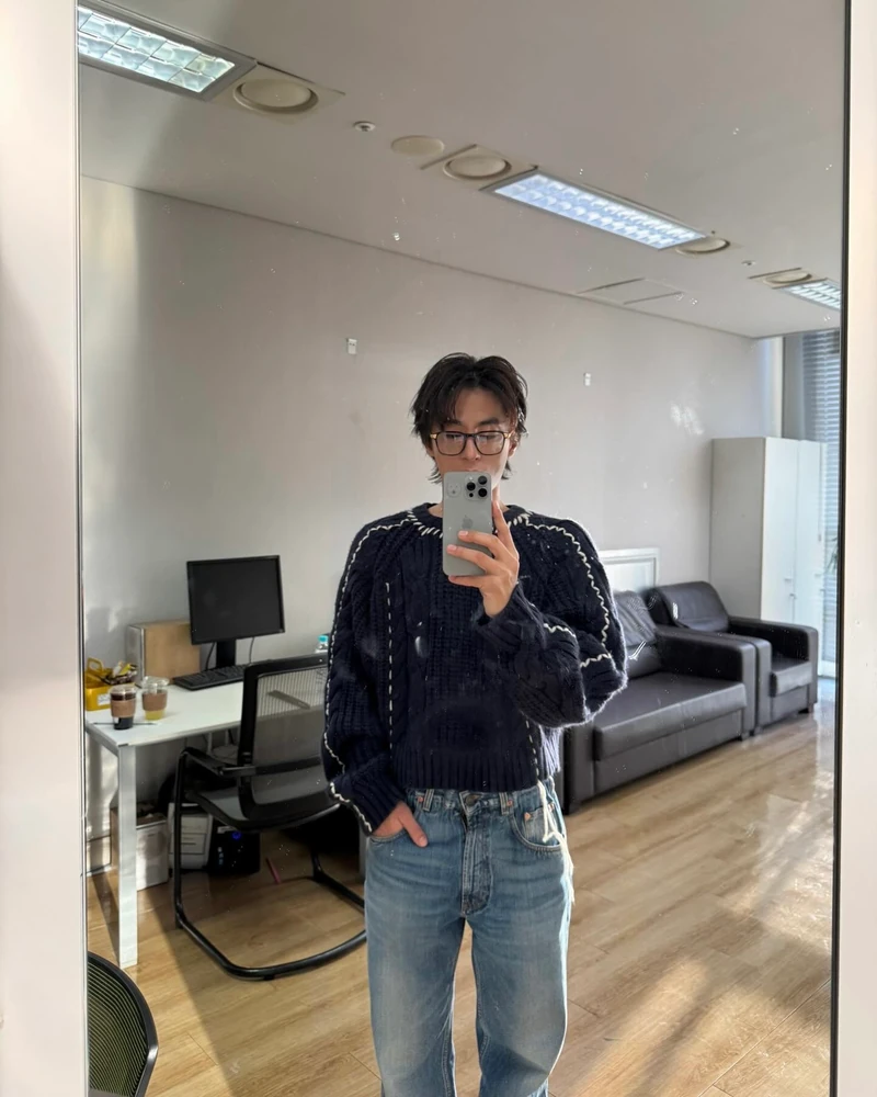 구교환 x 고윤정 조합 벌써 좋아🖤
광화문 멍 때리기 대회에 함께해요👀🌷
JTBC 드라마 ‘모두가 자신의 무가치함과 싸우고 있다’ 가 4월 14일 광화문 멍 때리기 대회와 협업합니다. 구교환과 고윤정도 함께할 예정인데요. 현장에는 작품의 정서를 미리 엿볼 수 있는 드라마 체험존도 마련된다고 합니다.
배우들까지 직접 함께하는 만큼 구교환과 고윤정이 보여줄 케미는 물론 드라마에 대한 기대감도 더해지고 있습니다. 이미지8