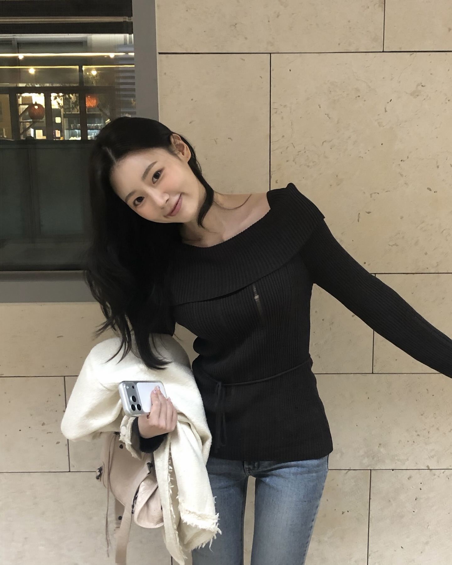 데이트 필승룩은 오프숄더지🌷 괜히 더 예뻐 보이는 오프숄더 입어 봐🩵🪽 이미지