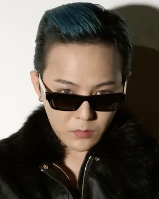 나를 보는 권죵 눈빛에 무한 감사😍🙏🏻
샤넬 2026 봄, 여름 아이웨어 컬렉션 캠페인에 지드래곤이 등장했습니다. 해당 컬렉션은 샤넬 부티크 및 공식 홈페이지에서 만나볼 수 있습니다. 이미지