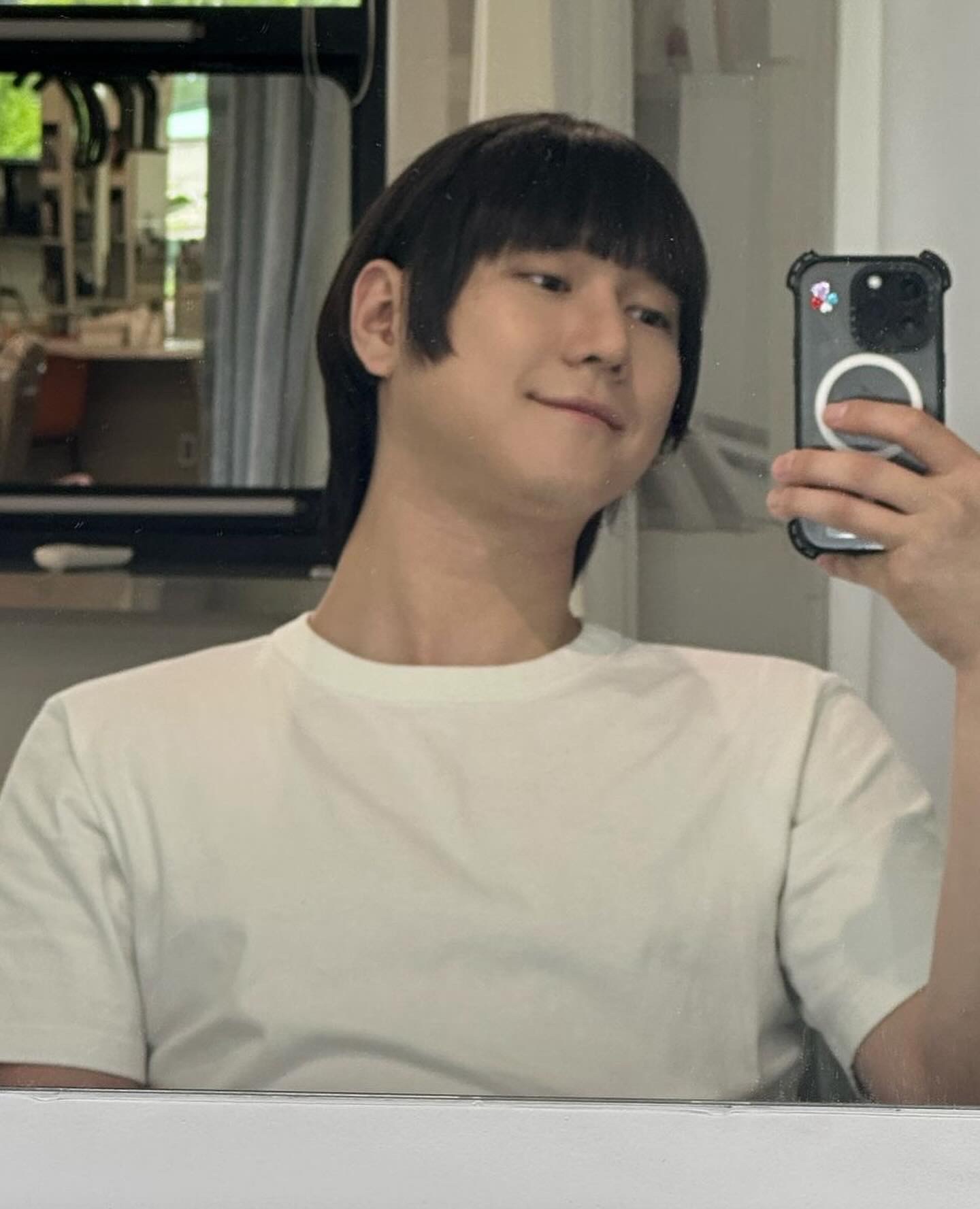 '양말'에 이어, '모자 고집'도 시작👒
매년 여름에 찾아오는 '옹고집' 고경표❤️이젠 기대 중.. 이미지7
