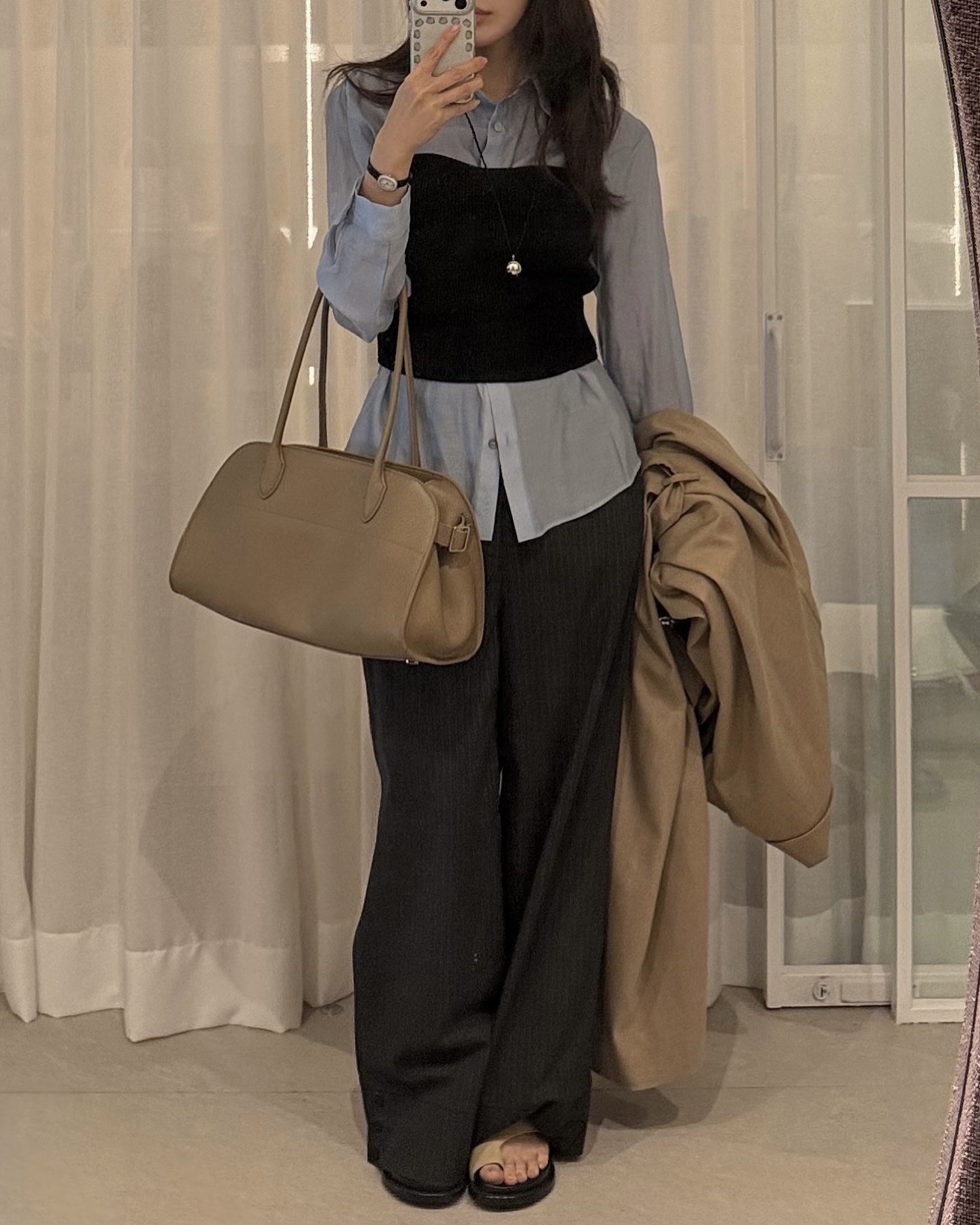 오늘은 셔츠 입고 나가자🪽
가볍게 걸쳐도 분위기 나는 셔츠 스타일링💡✨ 이미지5