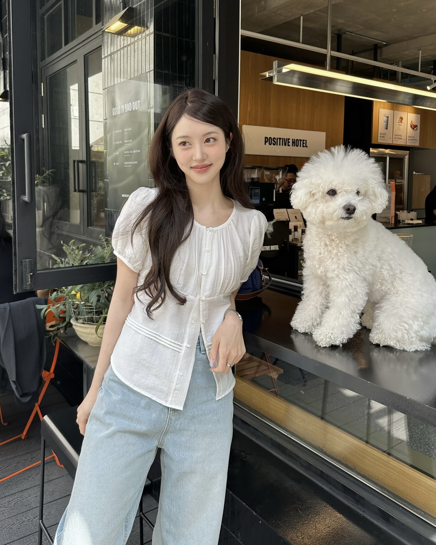 블라우스 하나로 청순해지기🦢
봄여름에 빠질 수 없는 블라우스🩷🫧 이미지8